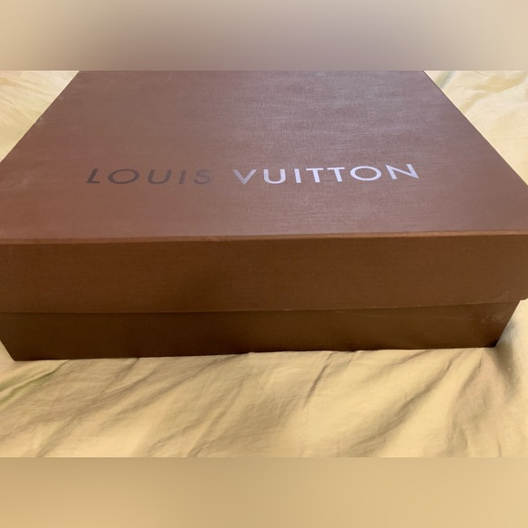 Vintage but like new condition LouisVuitton large box  must have- collectors